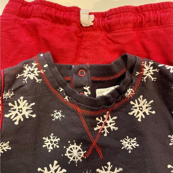 EUC 24mo Burt's bees baby winter outfit Christmas red pants and long sleeve - Picture 4 of 4